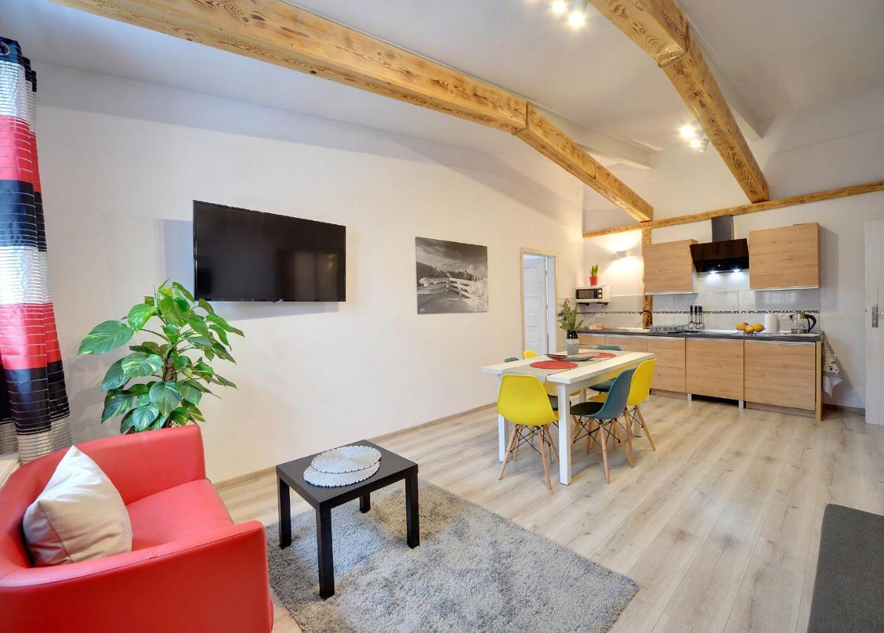 Apartamenty I Pokoje Karpacz - Centrum Karpacza, Parking W Cenie! Экстерьер фото